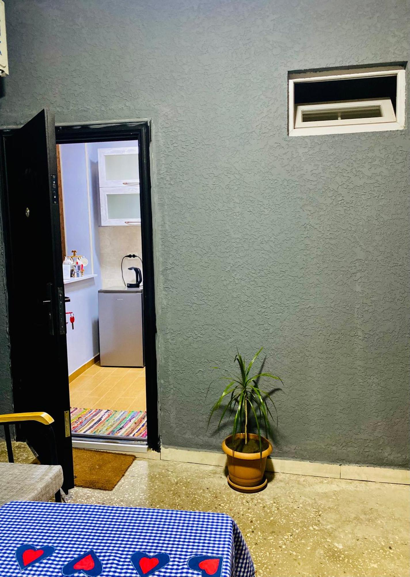 Anna'S Home Кутаиси Екстериор снимка