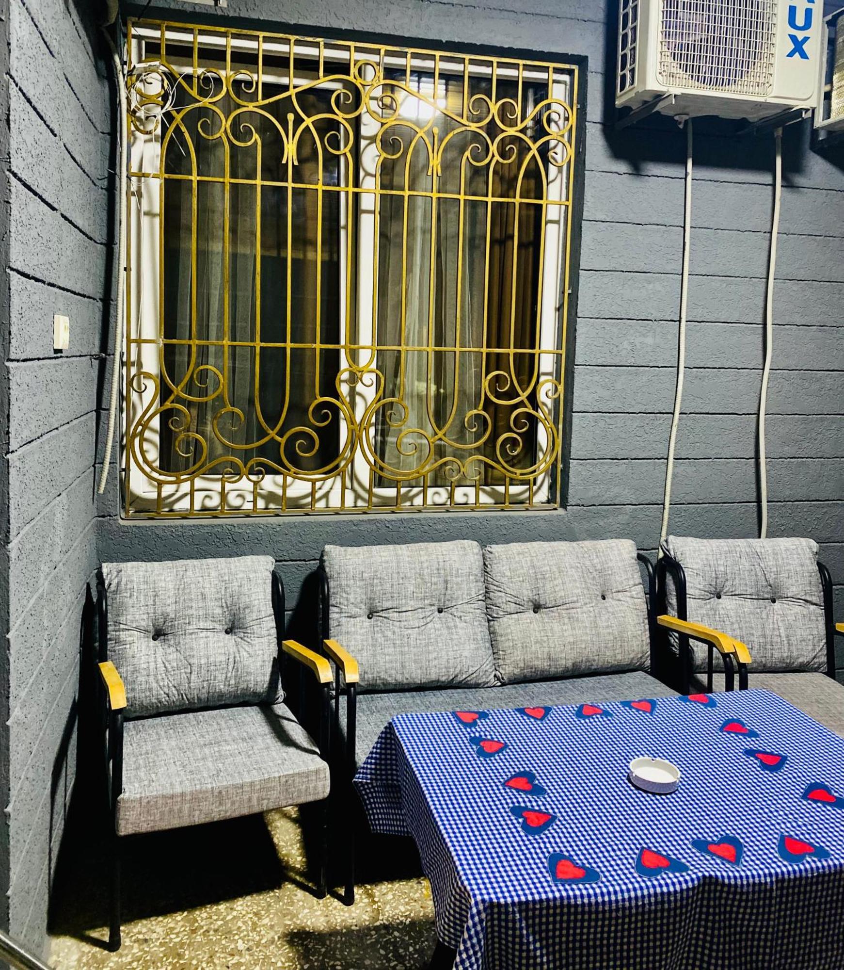 Anna'S Home Кутаиси Екстериор снимка